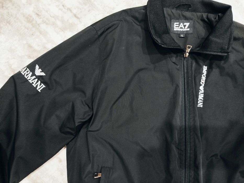 Ветровка размер 46