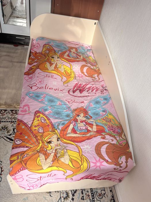 Кровати и диван в детскую