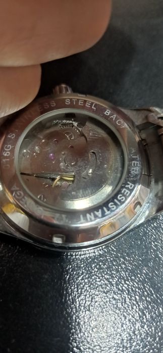 Продам механические часы в идеальном состоянии