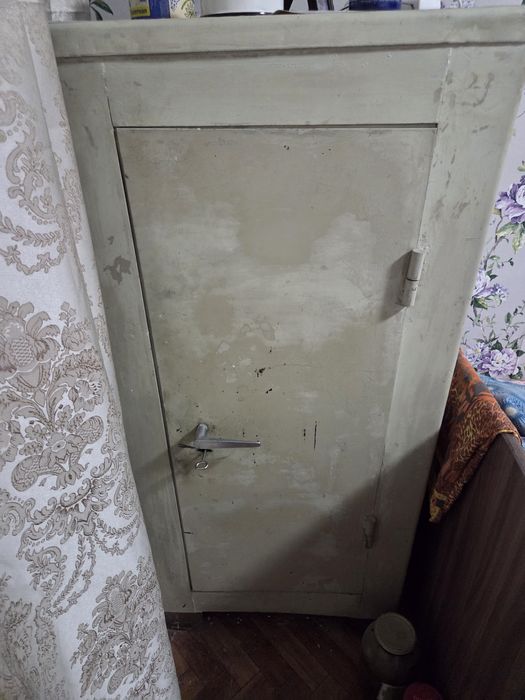 Продам железный сеиф