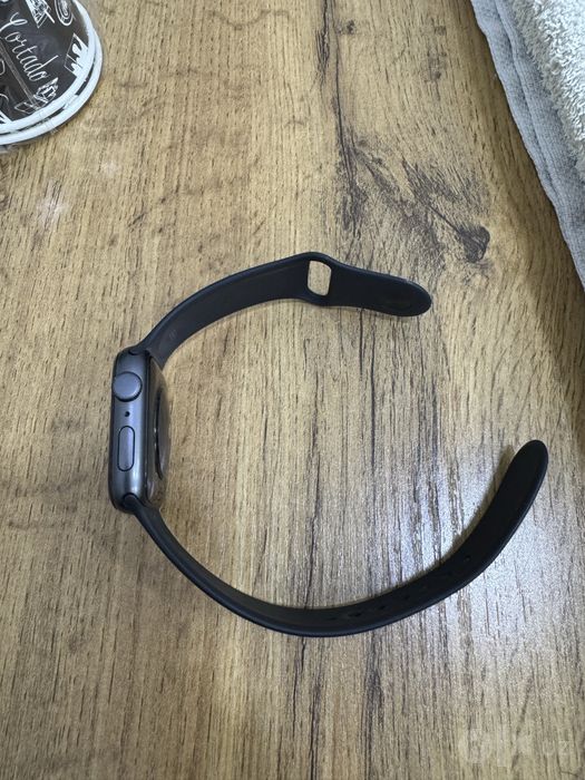 Продается часы apple watch se