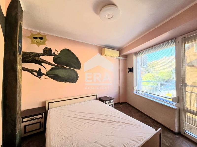 Двустаен обзаведен апартамент под наем, с югозападно изложение и морск