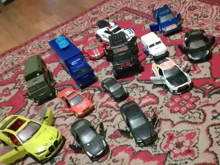 Железные машинки