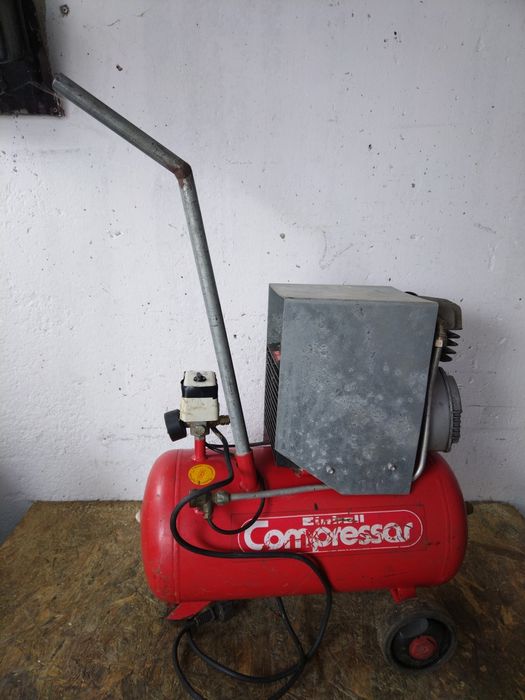 Маслен компресор 250W бутилка с обем 25 литра/ дебит 220 л./м. 
Оборуд