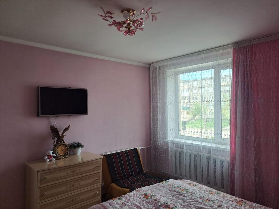 Продам 4 комнатную квартиру