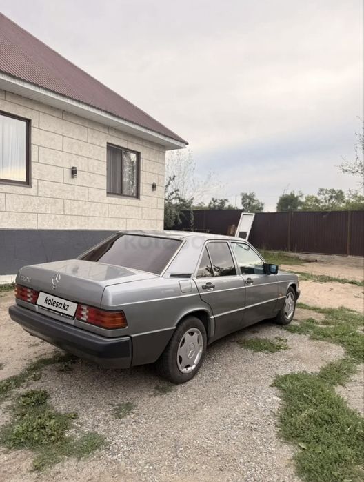 Продам машину Мерс 190