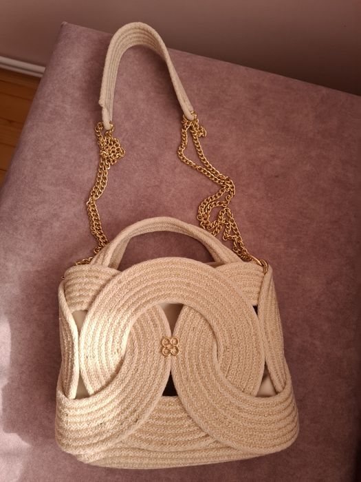 Дамска бежова чантичка ръчна изработка