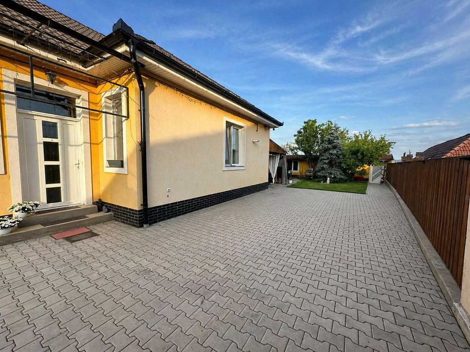 Casa duplex de vânzare Sâncraiu de Mureș,front stradal