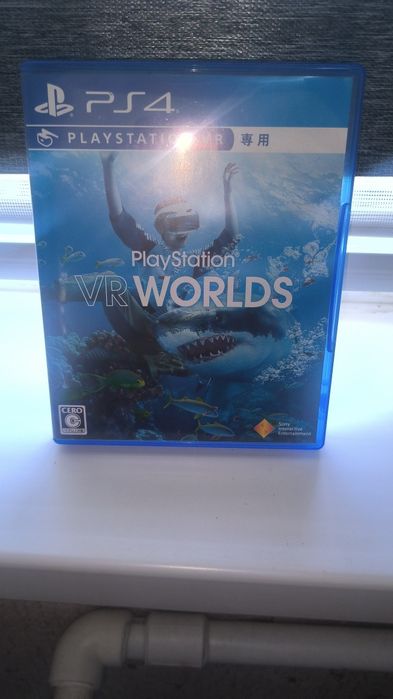 Продам PS4 с VR очками