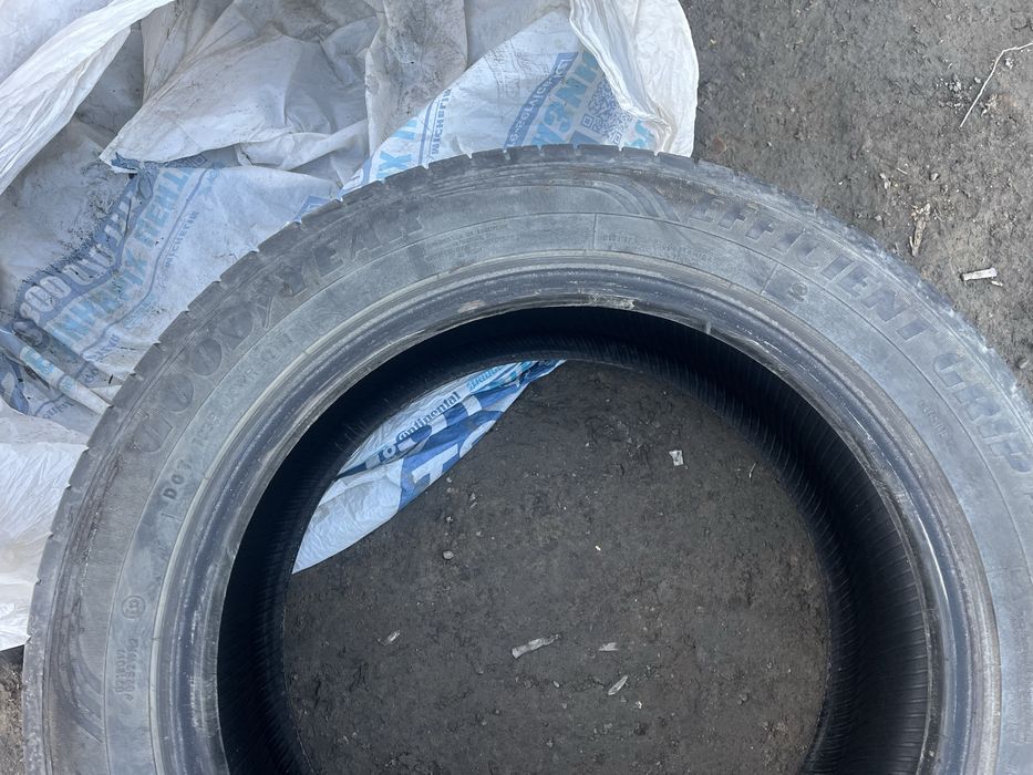 Продам шины 215/55/17