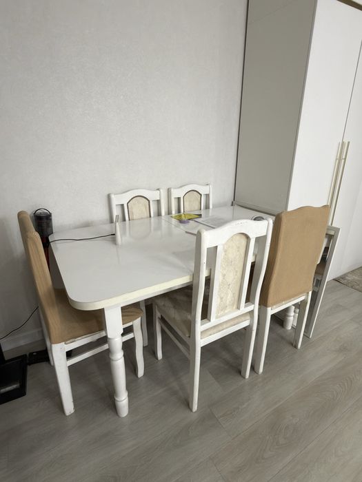 Продам стол со стульями 6шт