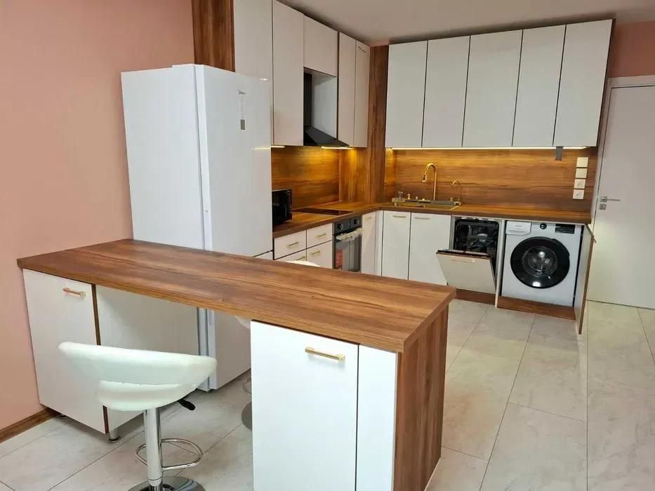 Четиристаен апартамент, под наем, кв. Левски