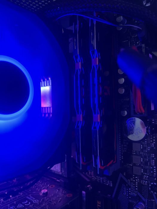 PC Gaming cu ryzen 5 5600, 16gb ram si gtx 1660 super