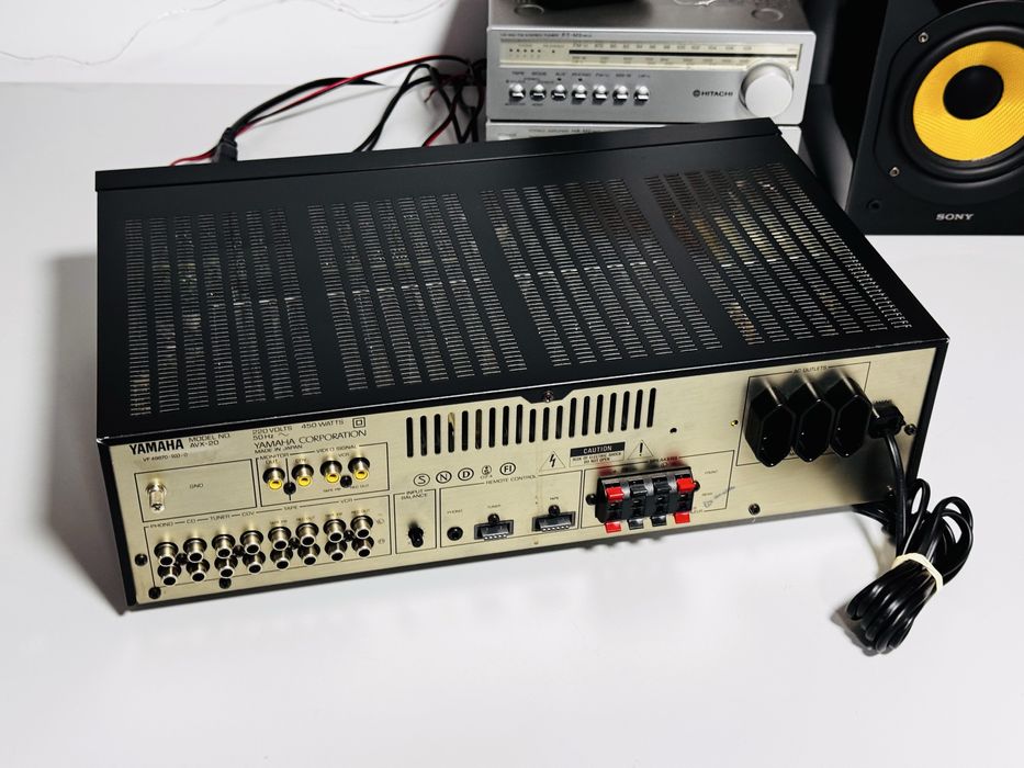 Amplificator cu egalizator 7 benzi YAMAHA AVX-20,dolby,Japan,100W/cana