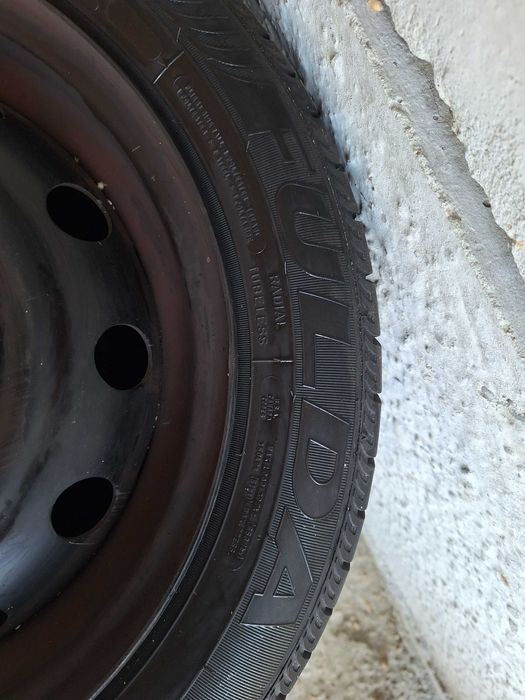 Продавам летни гуми с метални джанти FULFA 165/60/14.