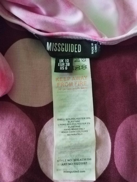 Costum de baie, intreg, alb cu roz, abstract! Missguided! EUR 38/UK 10