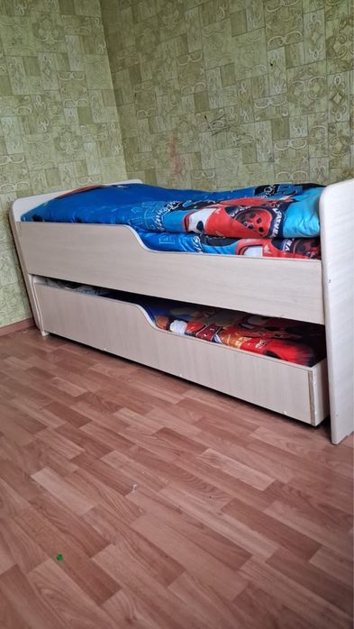 Детская кровать с матрасом