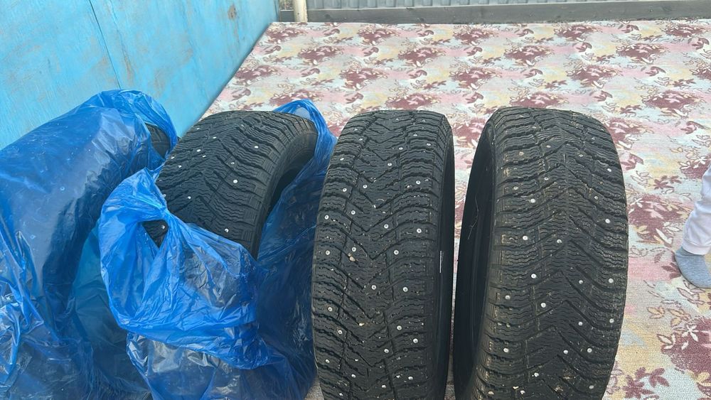Продам шины зимние
