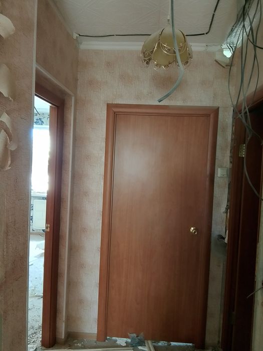 Продам двери на 80 см