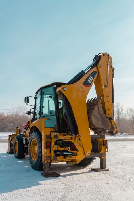 Экскаватор-погрузчик