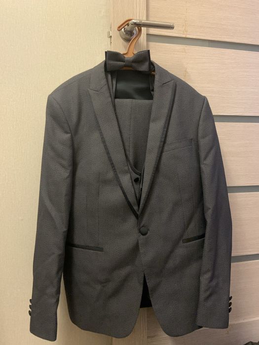 Классические костюмы