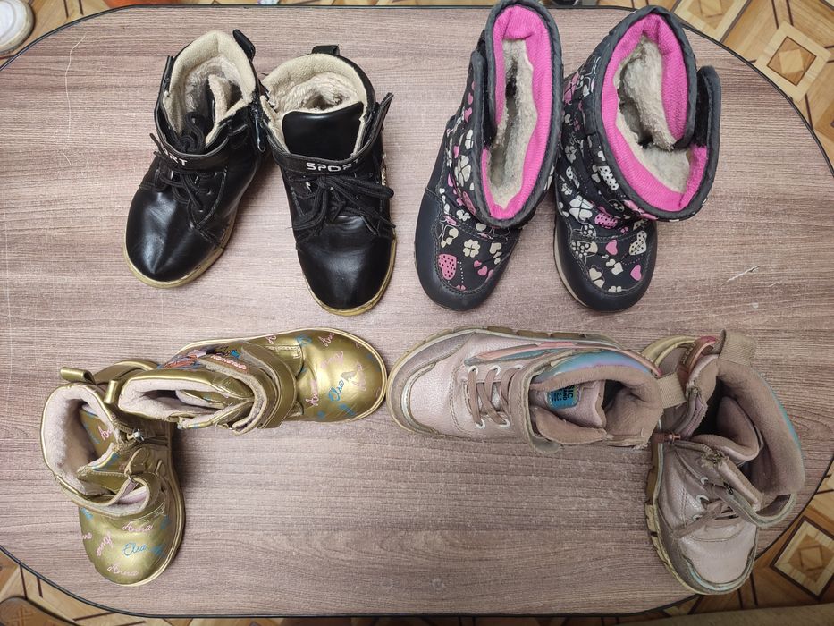 Продам зимнюю и осеннею обувь для девочки