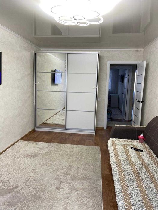 Продам 2 ком Уют 16,900 4 эт 48 кв.