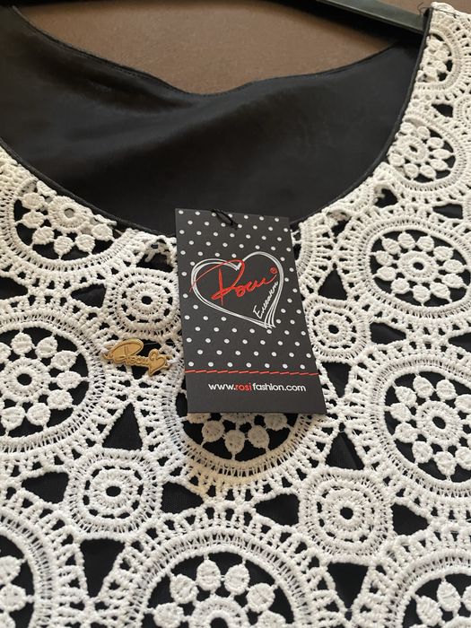 Стилна рокля на Русенската фирма Роси