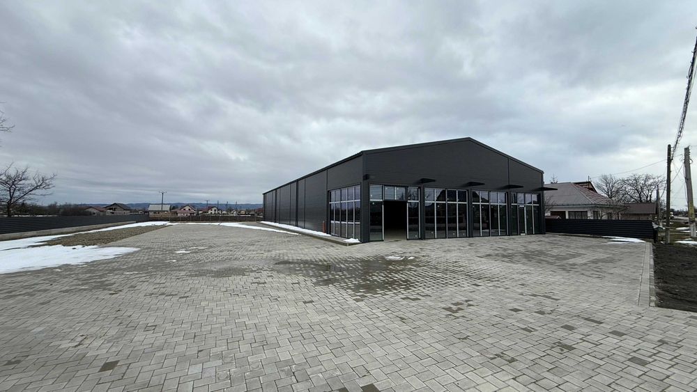 Spatiu comercial de închiriat în Vadu Moldovei, strada principală