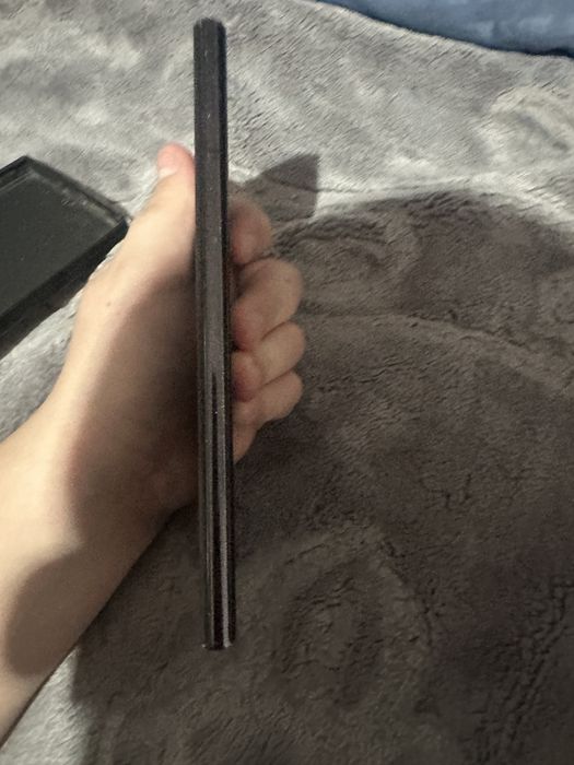 Vand samsung S22 Ultra spart in coltul stanga sus crapat