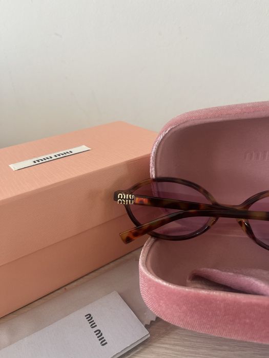Ochelari de soare miu miu