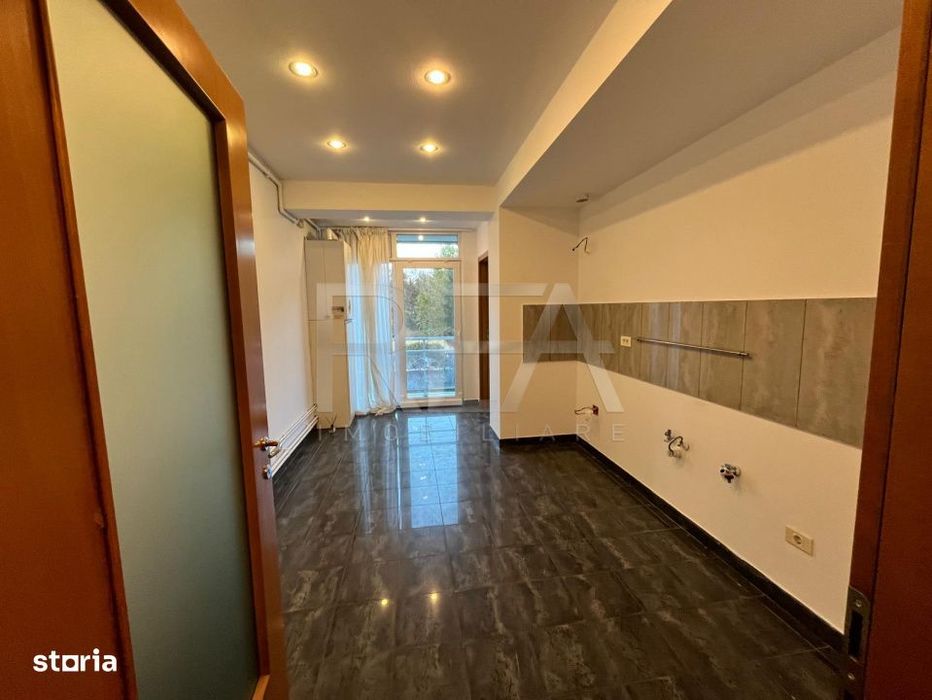 Apartament 4 camere  Resedinta