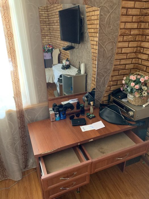 Трюмо Шкафчик для спальни