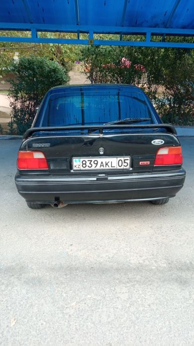 Продам срочно машину