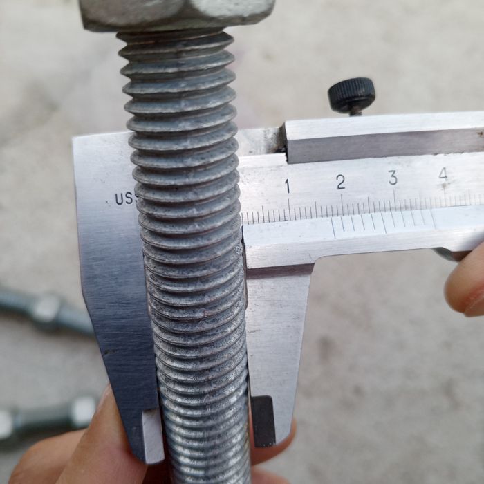 Болты с гайкоми ..