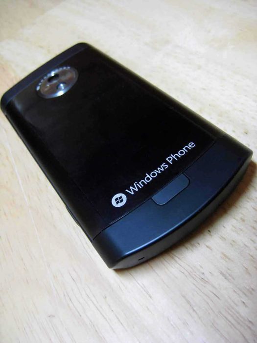 Телефон LG Optimus 7 Windows Phone