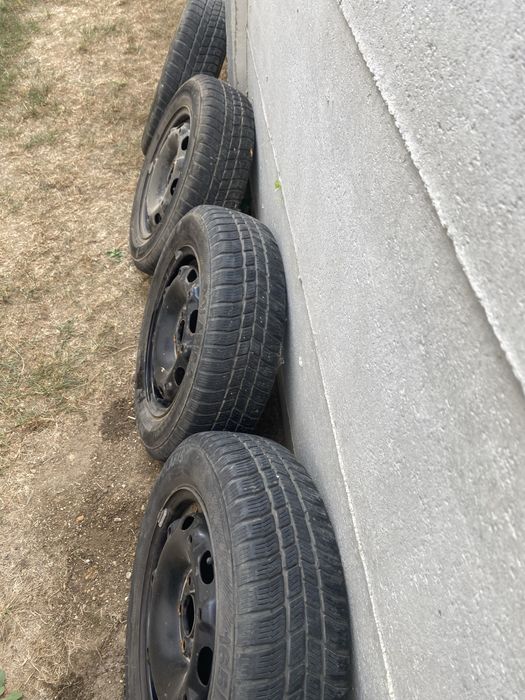 Se vand 4 jante tabla pentru volkswagen polo 5x100 R14.Pret fix