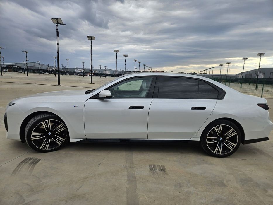 BMW Seria 7 2025 diesel, 111.644 € — imagine 4