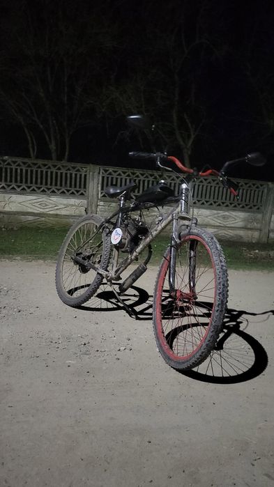 Vand bicicleta 80cc sau schimb cu cross 125cc defect