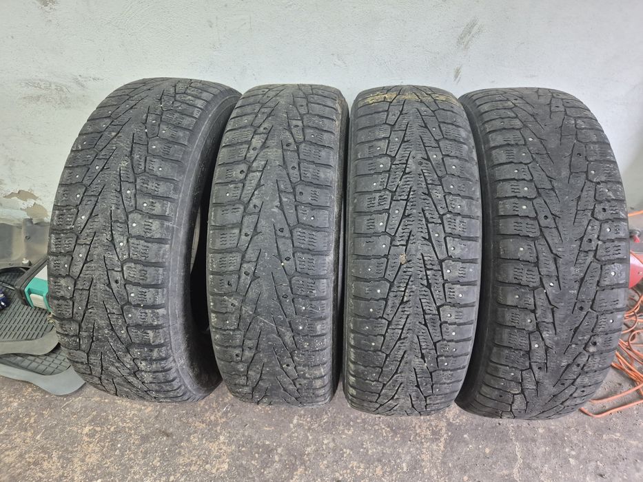 Продам резину 215/70/16