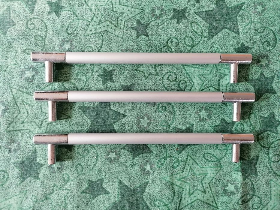 Дръжки за мебели два размера 17 бр. и 3 бр. по - малки