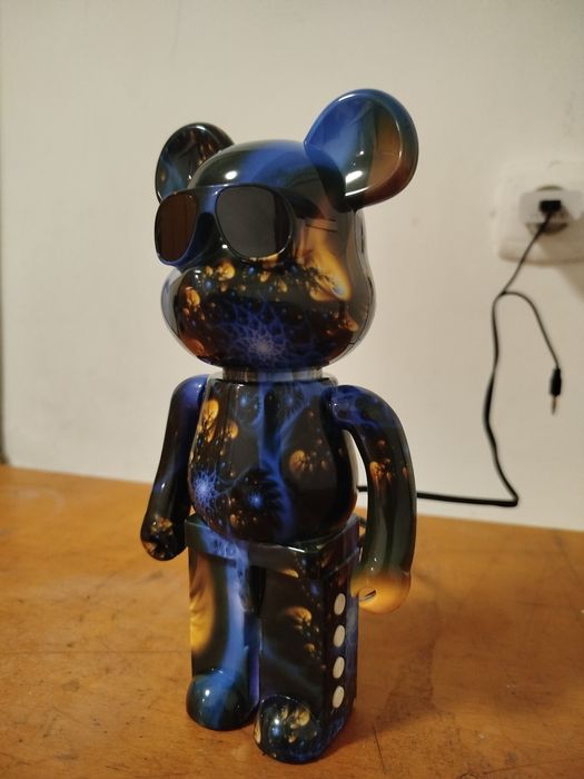 Продам блютуз колонку.