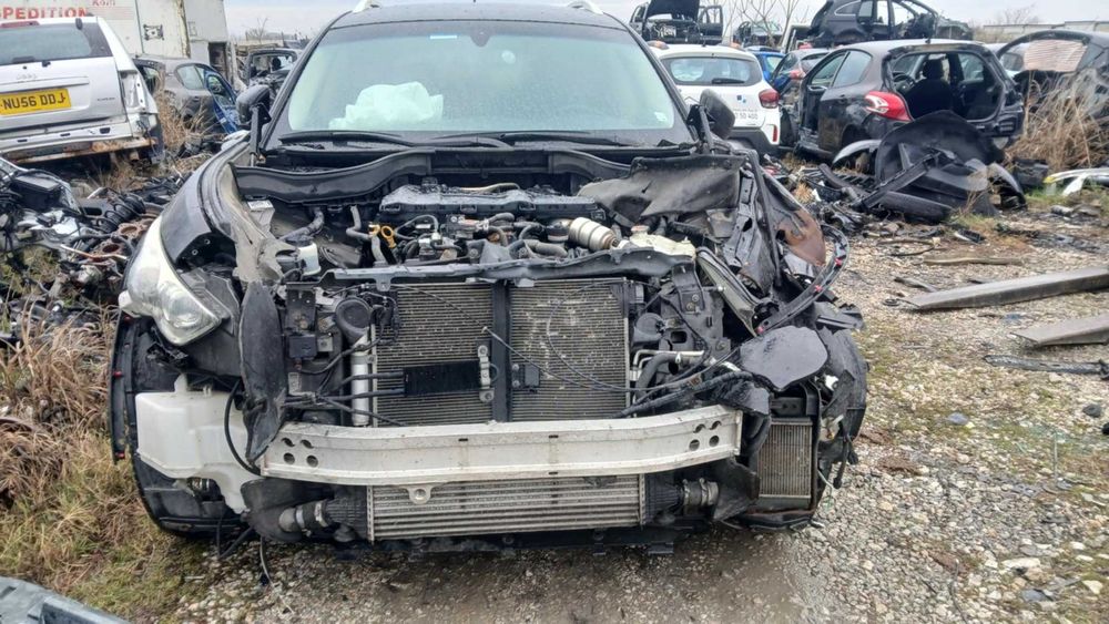 На части Инфинити QX70 3.0D 2017г