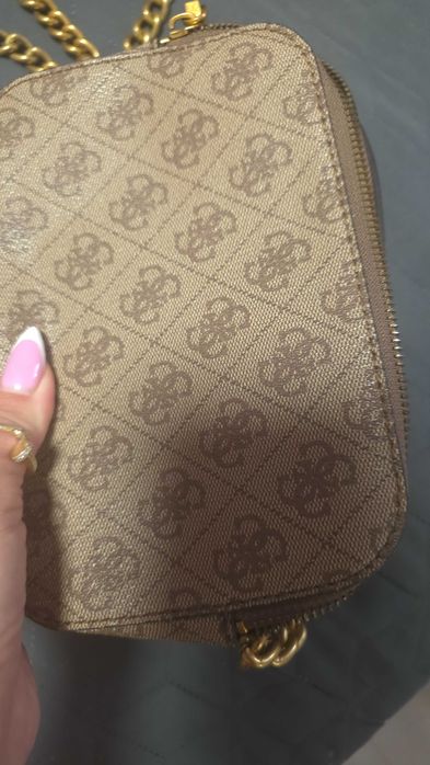 Оригинална чанта Guess