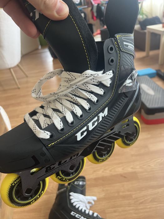 Чисто нови ролери CCM  Fast Frame