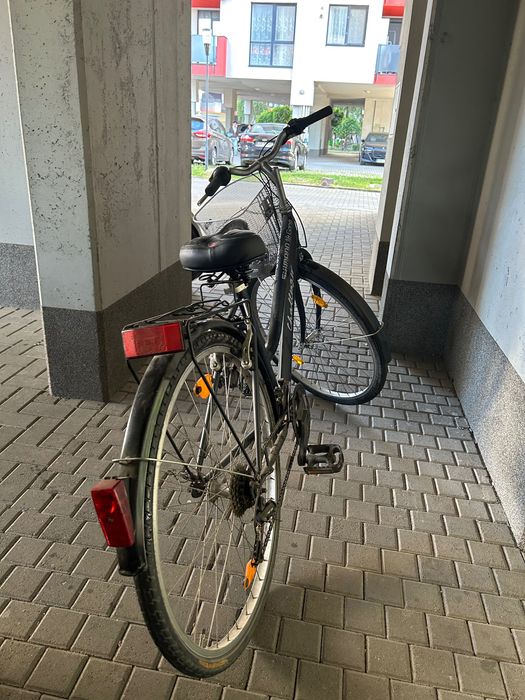 bicicletă cu coș și sonerie