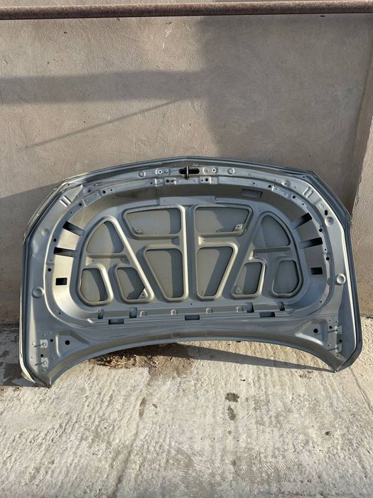 Monza radnoy kapot va o‘ng krelo