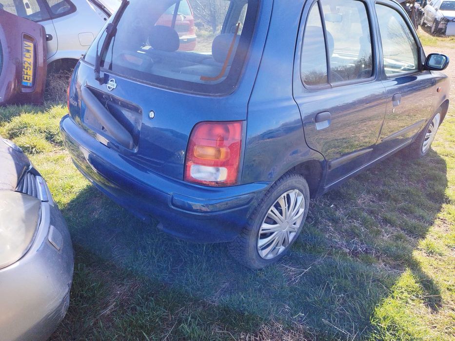 Продавам Nissan Micra K11 1.3 на части.
