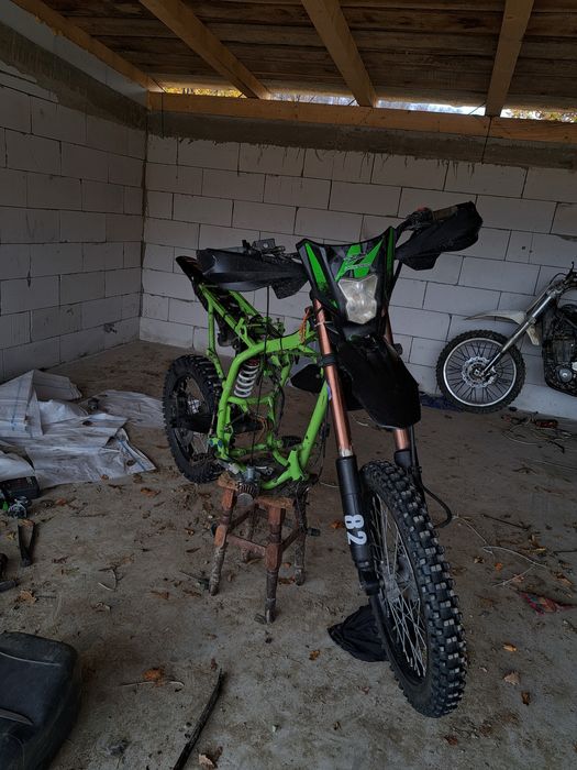 Vând cross kxd 150cc cu motor nou