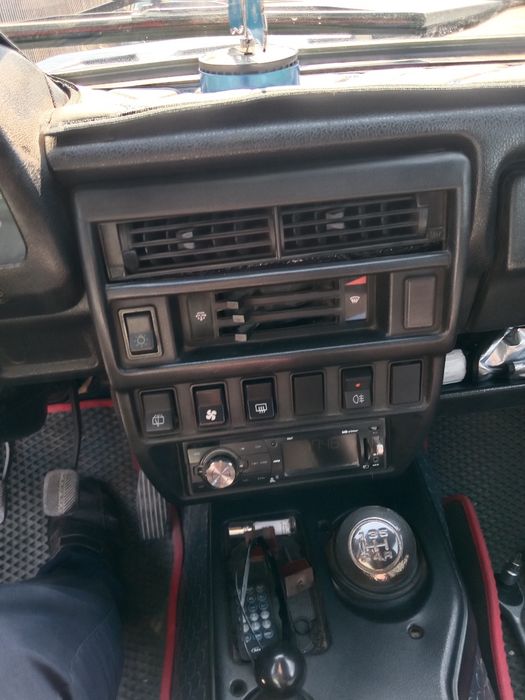 Автомобиль Нива 2121